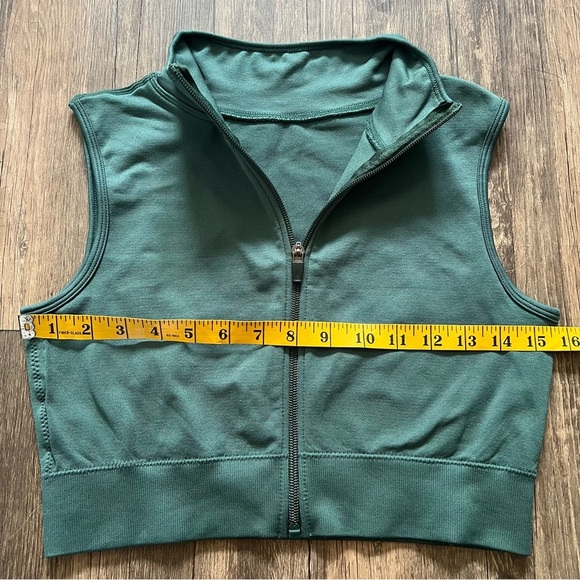 SHEIN Green Halter Sleeveless Zip Up Active Wear Cropped Top Stretch Shirt Gym L - Picture 7 of 8